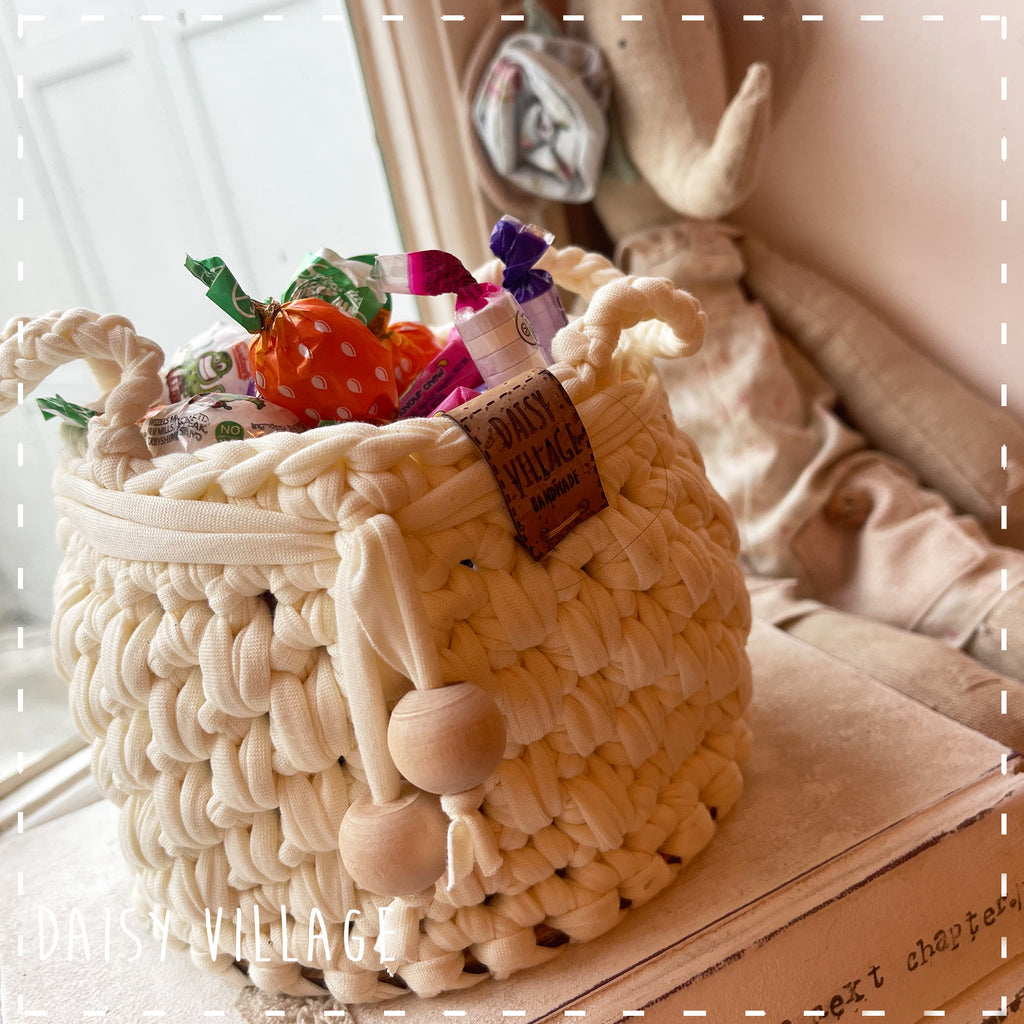 Crochet Medium Basket 14486