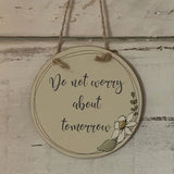 Personalised Daisy Round Plaque 9925