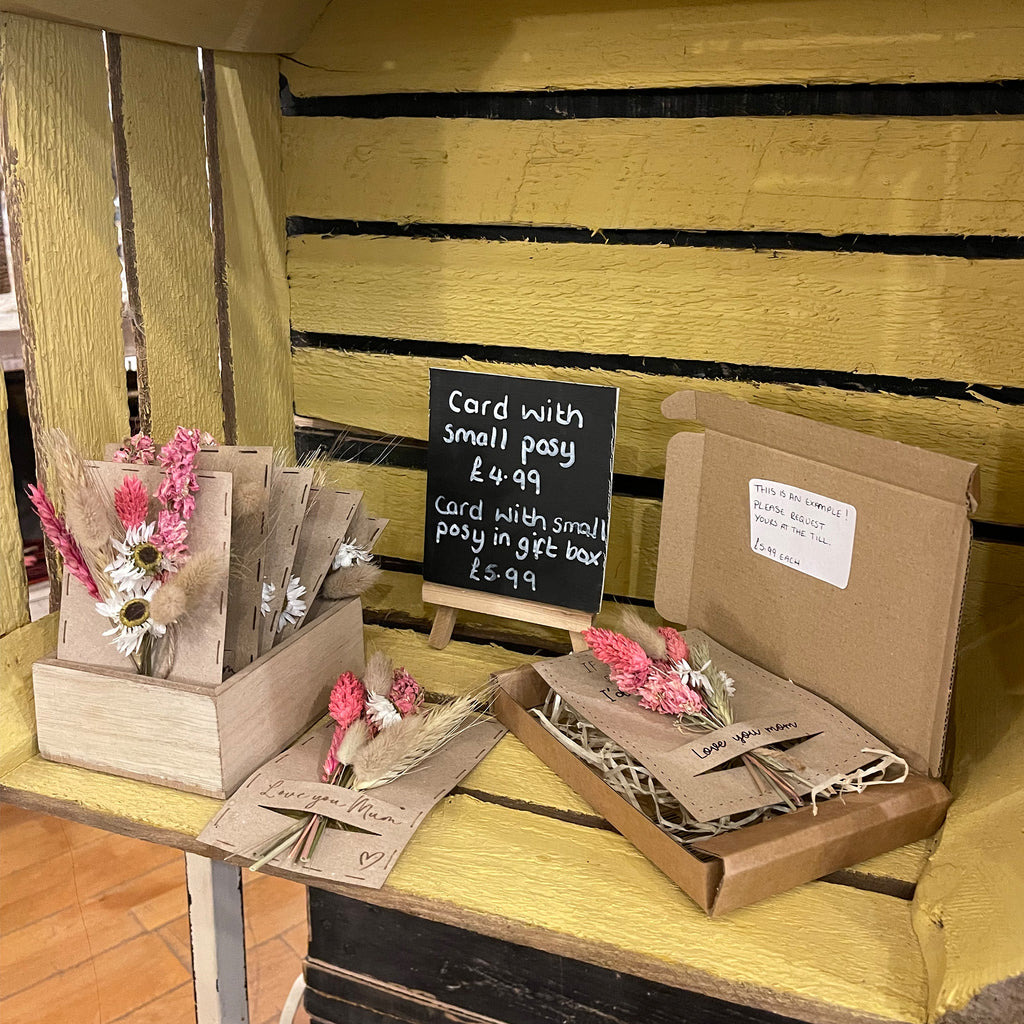 Mini Posy on Card - Love you mom 13683