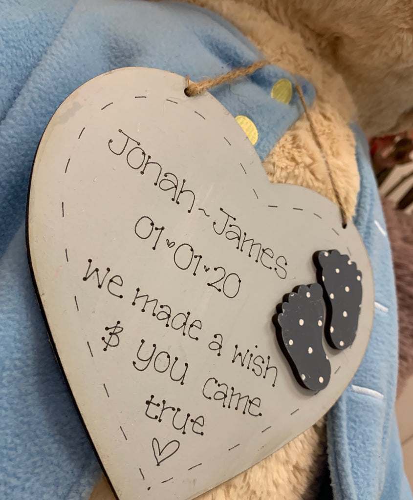 Heart 6" with Dash Border & Wooden Feet 9547